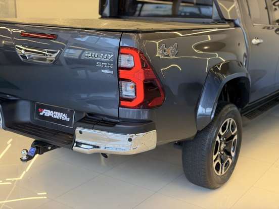 TOYOTA-HILUX-2025