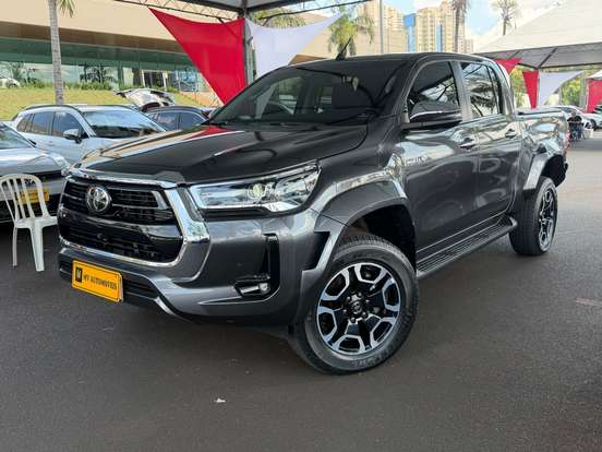 TOYOTA-HILUX-2025