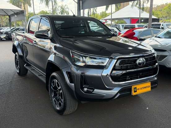 TOYOTA-HILUX-2025