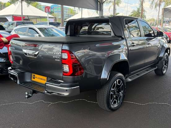 TOYOTA-HILUX-2025