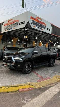 TOYOTA HILUX 2.8 D-4D TURBO DIESEL CD SRX PLUS 4X4 AUTOMÁTICO