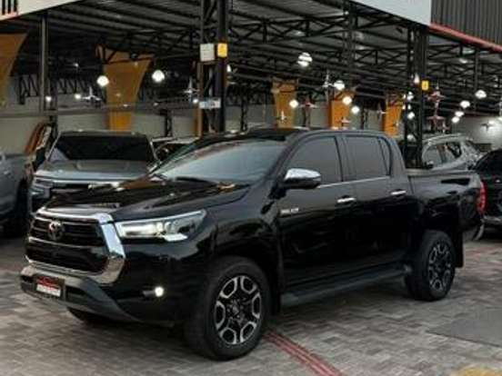 TOYOTA-HILUX-2.8 D-4D TURBO DIESEL CD SRX PLUS 4X4 AUTOMÁTICO TOYOTA-HILUX-2025