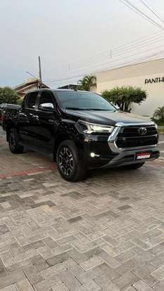 TOYOTA-HILUX-2025