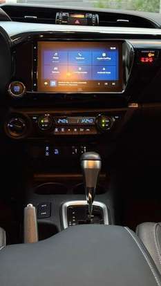 TOYOTA-HILUX-2025