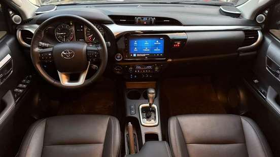 TOYOTA-HILUX-2025