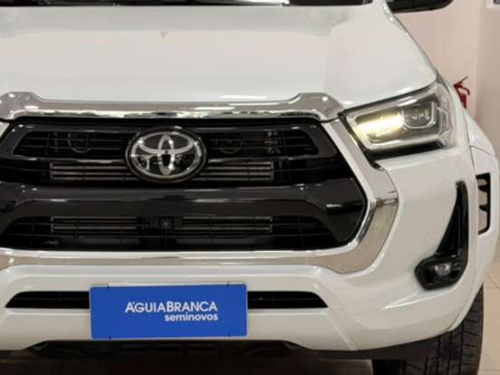 TOYOTA-HILUX-2.8 D-4D TURBO DIESEL CD SRX PLUS 4X4 AUTOMÁTICO TOYOTA-HILUX-2025