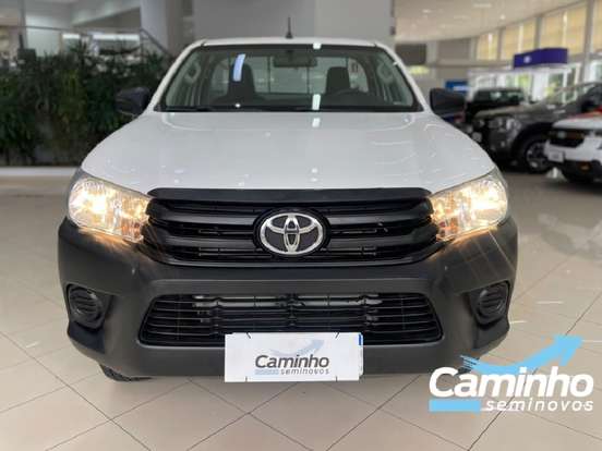 TOYOTA-HILUX-2.8 D-4D TURBO DIESEL CS 4X4 MANUAL TOYOTA-HILUX-2024