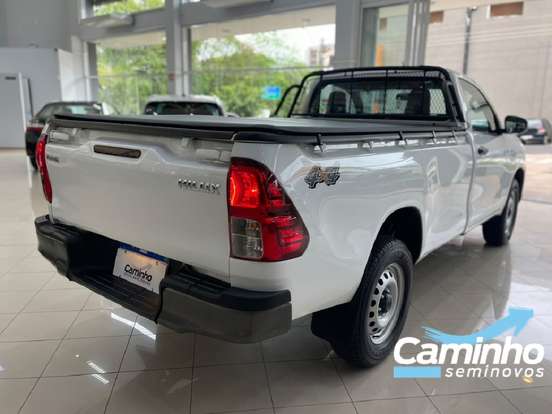 TOYOTA-HILUX-2024