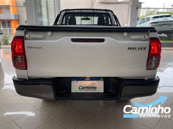 TOYOTA-HILUX-2024