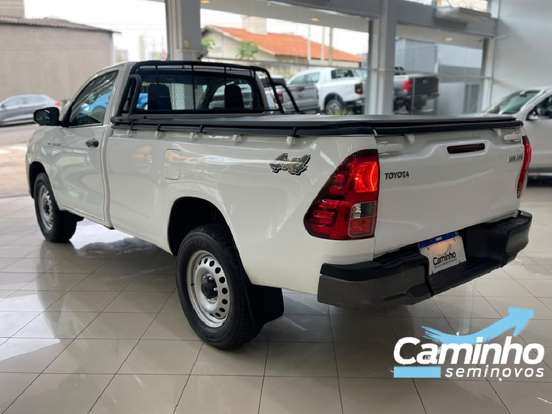 TOYOTA-HILUX-2024