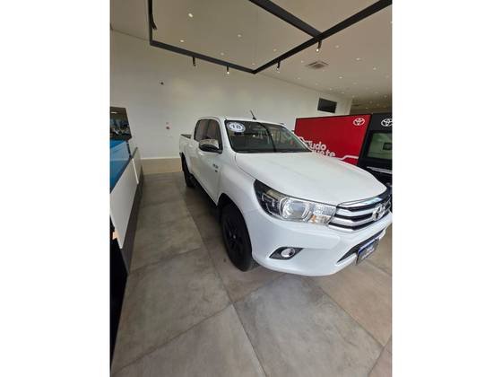 TOYOTA HILUX 2.8 SRV 4X4 CD 16V DIESEL 4P AUTOMÁTICO
