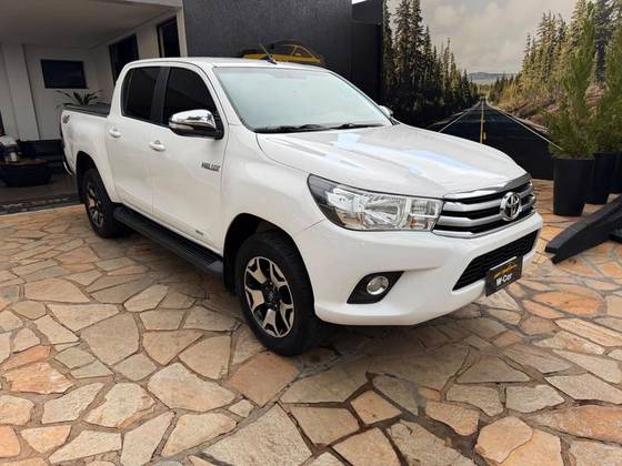TOYOTA HILUX 2.8 SRV 4X4 CD 16V DIESEL 4P AUTOMÁTICO