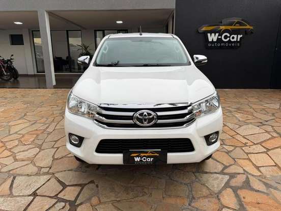 TOYOTA-HILUX-2016
