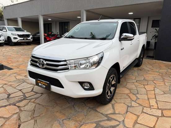 TOYOTA-HILUX-2016