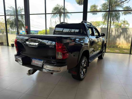 TOYOTA-HILUX-2018