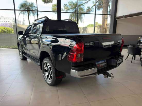 TOYOTA-HILUX-2018
