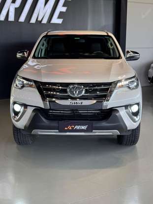 TOYOTA-HILUX-2.8 SRX 4X4 CD 16V DIESEL 4P AUTOMÁTICO TOYOTA-HILUX-2016