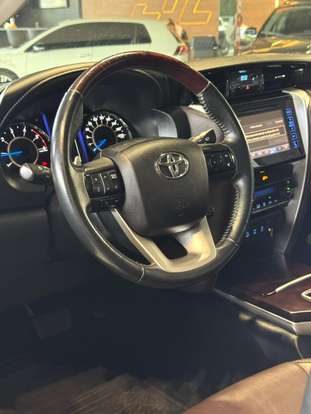 TOYOTA-HILUX-2016