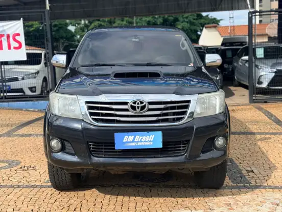 TOYOTA-HILUX-2011