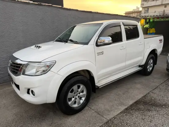 TOYOTA-HILUX-3.0 SRV 4X4 CD 16V TURBO INTERCOOLER DIESEL 4P AUTOMÁTICO TOYOTA-HILUX-2014