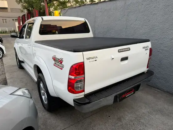 TOYOTA-HILUX-2014