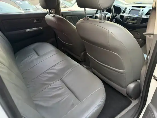 TOYOTA-HILUX-2014