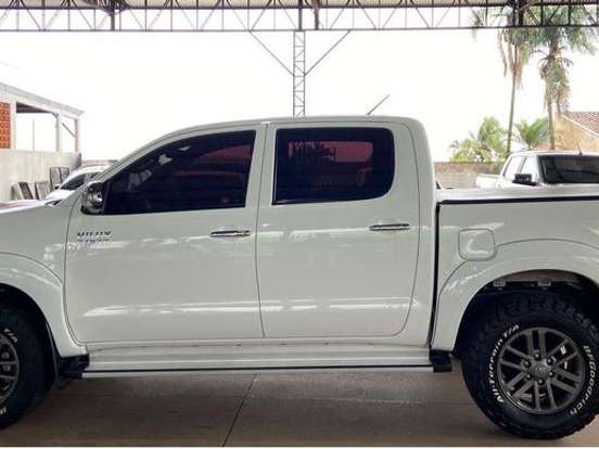 TOYOTA-HILUX-3.0 SRV 4X4 CD 16V TURBO INTERCOOLER DIESEL 4P AUTOMÁTICO TOYOTA-HILUX-2014
