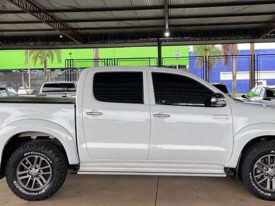 TOYOTA-HILUX-3.0 SRV 4X4 CD 16V TURBO INTERCOOLER DIESEL 4P AUTOMÁTICO TOYOTA-HILUX-2014