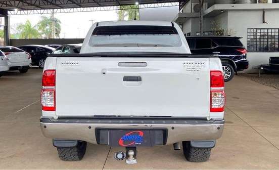 TOYOTA-HILUX-2014