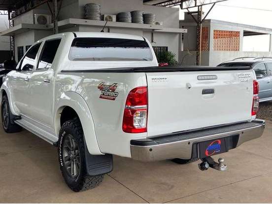 TOYOTA-HILUX-3.0 SRV 4X4 CD 16V TURBO INTERCOOLER DIESEL 4P AUTOMÁTICO TOYOTA-HILUX-2014