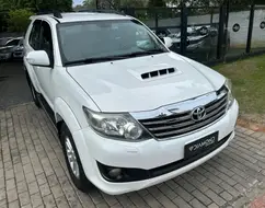 TOYOTA HILUX 3.0 SRV 4X4 CD 16V TURBO INTERCOOLER DIESEL 4P AUTOMÁTICO TOYOTA HILUX 3.0 SRV 4X4 CD 16V TURBO INTERCOOLER DIESEL 4P AUTOMÁTICO