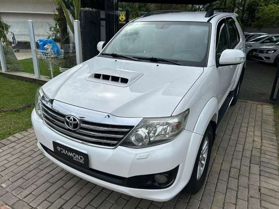 TOYOTA-HILUX-3.0 SRV 4X4 CD 16V TURBO INTERCOOLER DIESEL 4P AUTOMÁTICO TOYOTA-HILUX-2012
