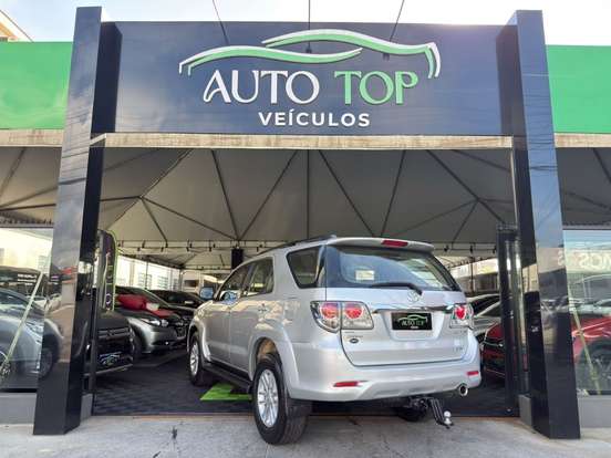 TOYOTA-HILUX-3.0 SRV 4X4 CD 16V TURBO INTERCOOLER DIESEL 4P AUTOMÁTICO TOYOTA-HILUX-2013
