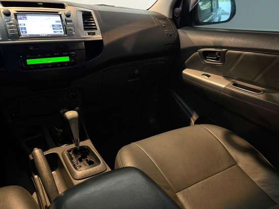 TOYOTA-HILUX-2013