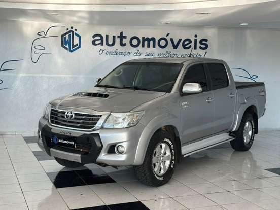 TOYOTA-HILUX-2015