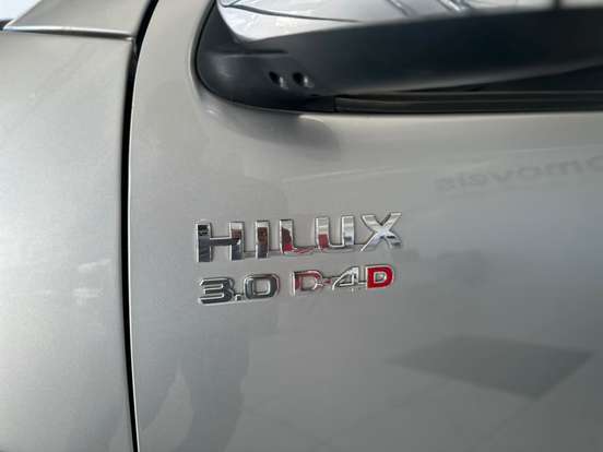 TOYOTA-HILUX-2015