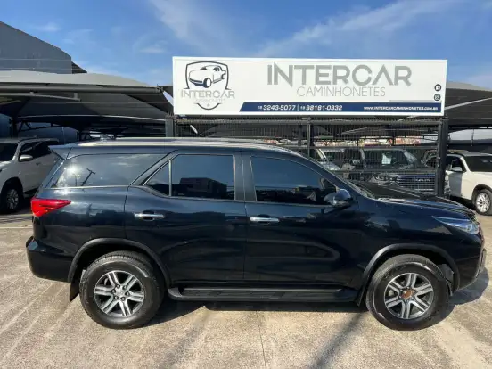 TOYOTA-HILUX SW4-2017