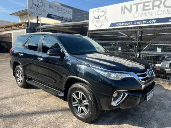 TOYOTA-HILUX SW4-2017