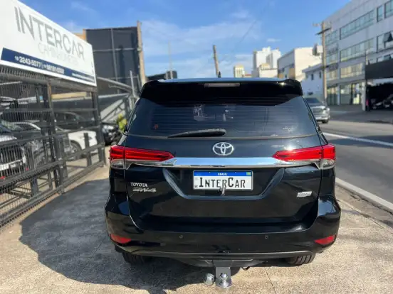 TOYOTA-HILUX SW4-2017