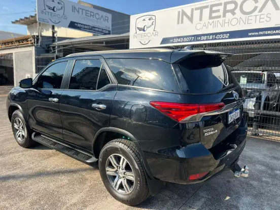 TOYOTA-HILUX SW4-2017