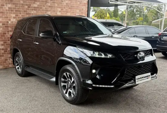 TOYOTA-HILUX SW4-2024