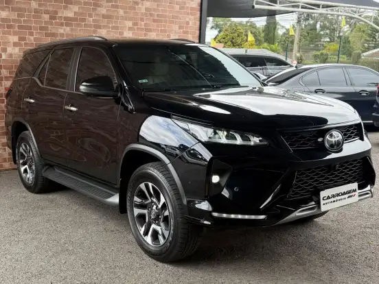 TOYOTA-HILUX SW4-2.8 D-4D TURBO DIESEL DIAMOND 7L 4X4 AUTOMÁTICO TOYOTA-HILUX SW4-2024