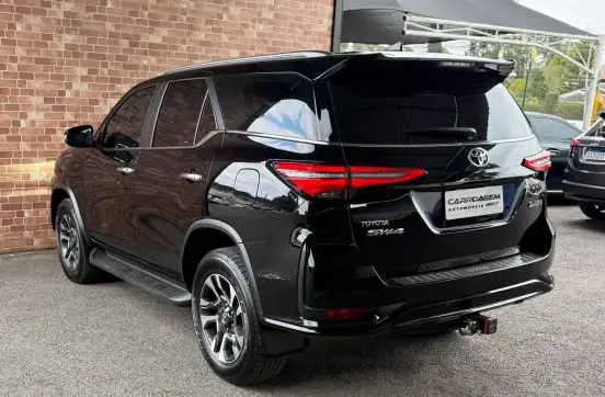 TOYOTA-HILUX SW4-2024