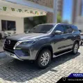 TOYOTA HILUX SW4 2.8 D-4D TURBO DIESEL SRX 7L 4X4 AUTOMÁTICO TOYOTA HILUX SW4 2.8 D-4D TURBO DIESEL SRX 7L 4X4 AUTOMÁTICO
