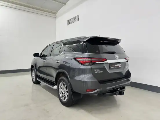 TOYOTA-HILUX SW4-2020