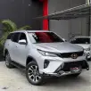 TOYOTA HILUX SW4 2.8 D-4D TURBO DIESEL SRX PLATINUM 7L 4X4 AUTOMÁTICO TOYOTA HILUX SW4 2.8 D-4D TURBO DIESEL SRX PLATINUM 7L 4X4 AUTOMÁTICO