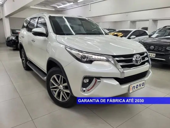 TOYOTA HILUX SW4 2.8 SRX 4X4 16V TURBO INTERCOOLER DIESEL 4P AUTOMÁTICO