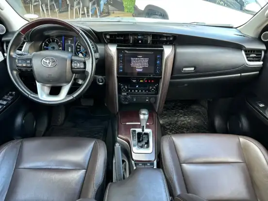 TOYOTA-HILUX SW4-2.8 SRX 4X4 16V TURBO INTERCOOLER DIESEL 4P AUTOMÁTICO TOYOTA-HILUX SW4-2019