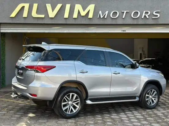 TOYOTA-HILUX SW4-2019