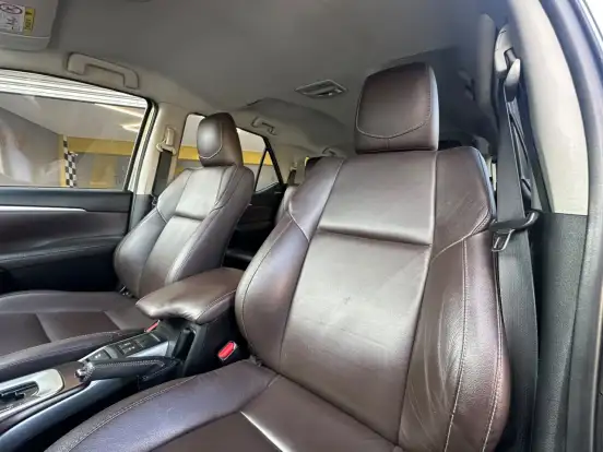TOYOTA-HILUX SW4-2019